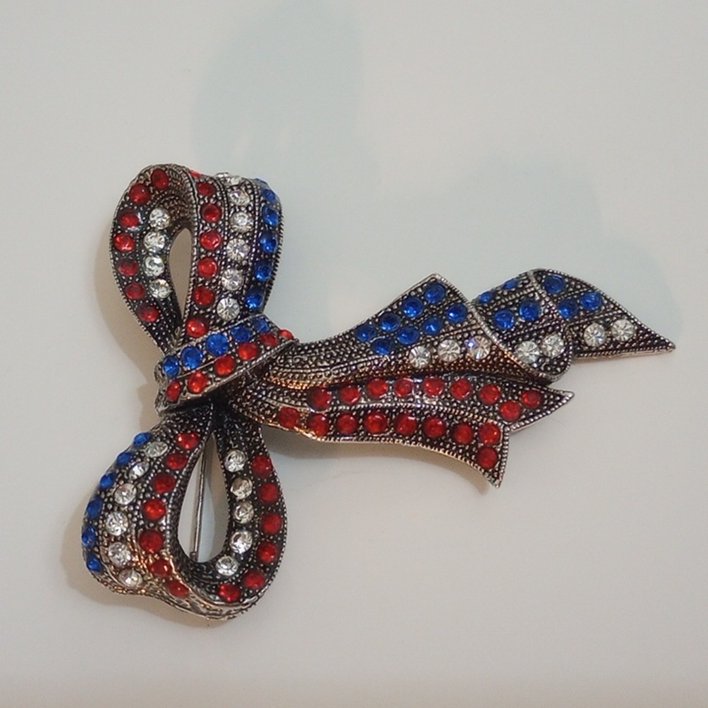 Vintage Beautiful red, white and blue rhinestone bow brooch